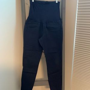 Gap maternity signature skinny ankle full panel. Size 4